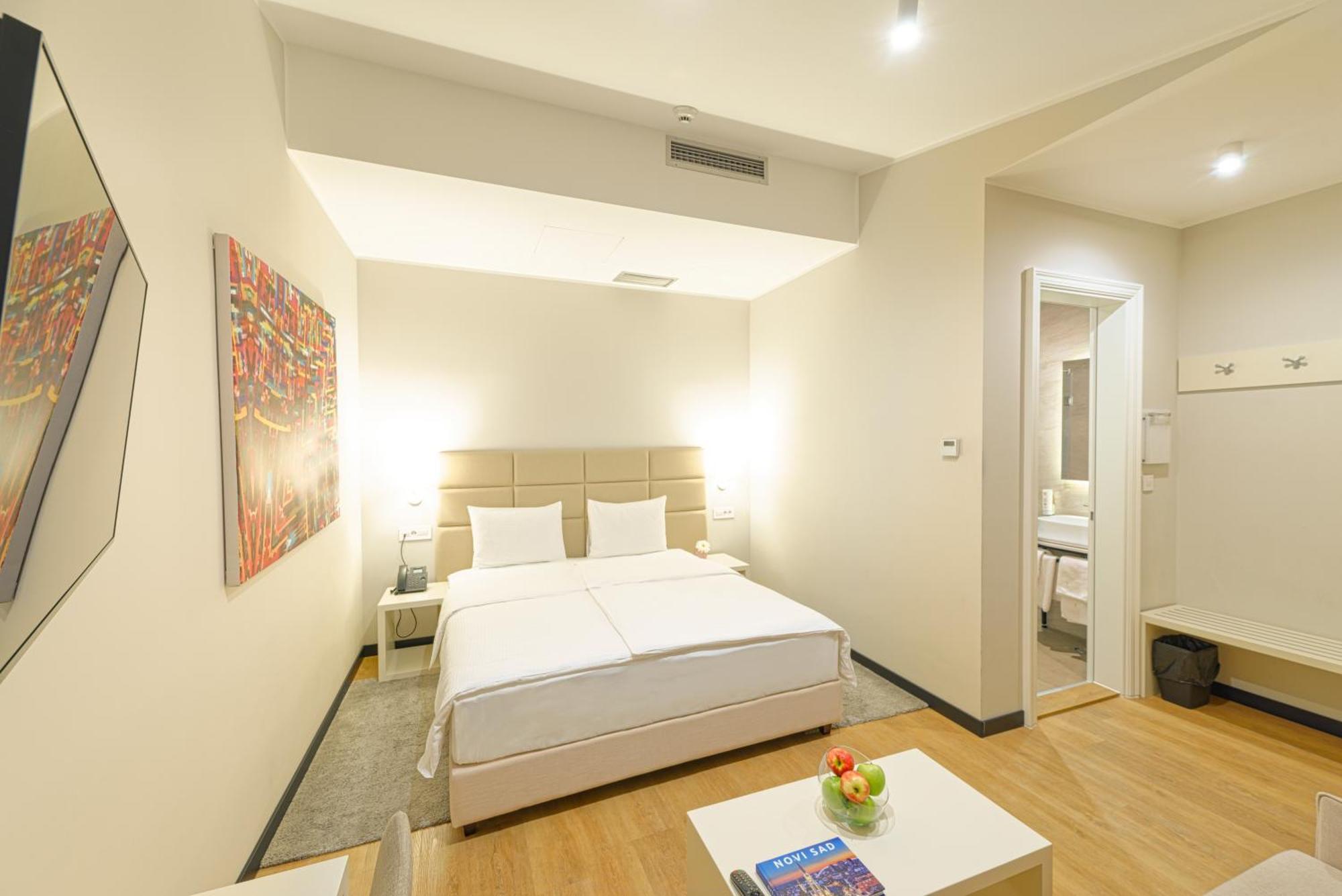 Lanterna Rooms City Center Нови-Сад Экстерьер фото